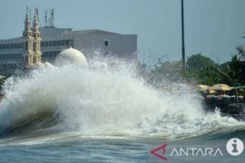 BMKG keluarkan peringatan dini gelombang laut tinggi 11-14 Februari