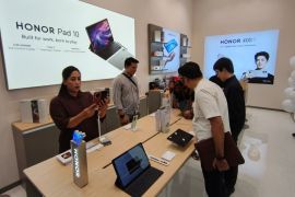 HONOR buka "Experience Store" pertama di Surabaya perkuat layanan Jatim