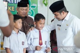 Wako Solok hadiri penyerahan santunan dan makan bersama Anak Yatim