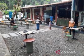 Pemkab Kuningan memperbaiki tata kelola usaha wisata di Gunung Ciremai