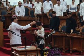 DPRD Bali kukuhkan PAW anggota Komisi III yang meninggal dunia