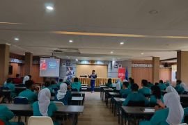 Astra Motor Kalbar perkuat budaya safety riding di kalangan pelajar SMK Negeri 5 Pontianak