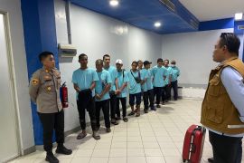 11 ABK penyelundupan pasir timah diperiksa di Polda Kepri