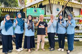 FTUP latih masyarakat peduli Ciliwung kembangkan Aquaponik vertikal untuk Urban Farming