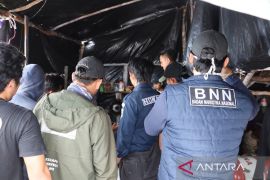 Polres Bangka Tengah gelar razia antik menumbing di lokasi tambang