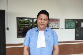 Pengacara minta kliennya terdakwa perintangan hukum di Setwan Bitung dibebaskan