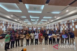 PBD salurkan 296 jaring tangkap kepada nelayan di Sorong Selatan