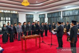 Bupati HST lantik 17 pejabat untuk tingkatkan pelayanan masyarakat