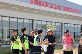 Pemkot tingkatkan fasilitas Bandara Singkawang Kalbar perkuat konektivitas
