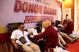 Gerindra Surabaya gelar donor darah dan layanan kesehatan gratis