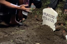 Asisten pelatih Arema FC Kuncoro tutup usia usai bermain sepak bola