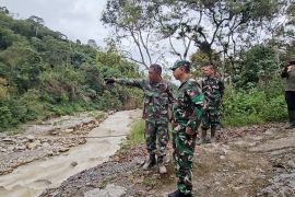 Genjot perbaikan jembatan Burni Bius, libatkan 30 prajurit TNI