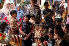 Kak Seto kuatkan psikologis anak-anak penyintas bencana alam di Sumbar