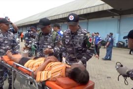 Kapal nelayan bocor terhempas ombak, 18 orang diselamatkan kapal PELNI