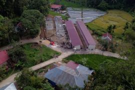Pemerintah pindahkan warga Agam terdampak tanah bergerak ke huntara