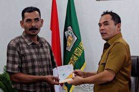 Puluhan penyintas bencana Lhokseumawe mulai terima bantuan DTH