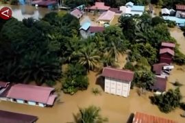 Banjir rendam 18 desa di Kukar, jalur transportasi darat terputus