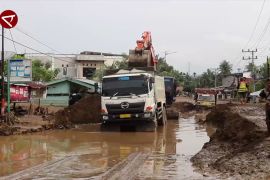 Ruas jalan Blangkejeren-Kutacane ditargetkan rampung dalam dua hari