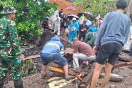 Sembilan tewas dan ratusan mengungsi akibat banjir bandang di Sitaro