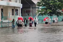 Banjir rob terjang kawasan industri di Tanjung Emas Semarang