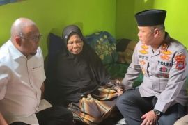 Kapolda Sumbar jamin keamanan lansia korban kekerasan tambang ilegal