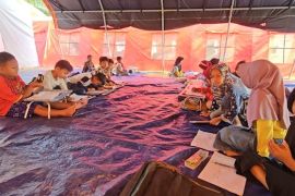 Semangat siswa SD di Aceh Utara meski belajar di kelas tenda darurat