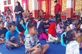 Tenda peleton jadi opsi gedung sekolah darurat di area banjir Sumatera