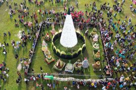 Tradisi ruwat desa dengan tumpeng tempe