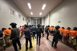 Dirjen Pas memindahkan 61 warga binaan berisiko tinggi ke Nusakambangan