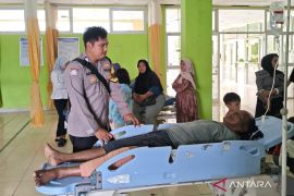 Seorang warga Mukomuko digigit buaya