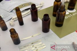 Meracik minyak esensial untuk mendapatkan manfaat kesehatan