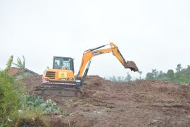 Longsor Cisarua - Kementerian PU kerahkan 14 ekskavator perkuat penanganan longsor