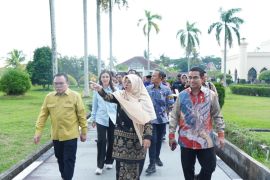 Hendry Munief Kontak Menteri Pariwisata Minta Segera Tetapkan KSPN dan Pugar Istana Siak