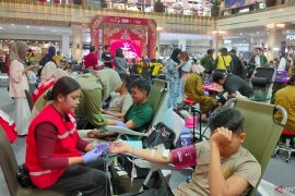Plasa Ambarrukmo gandeng PMI dan Lions Clubs gelar aksi donor darah