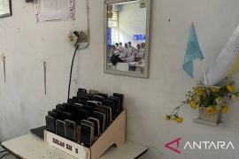 Sekolah di Serang terapkan aturan pembatasan penggunaan ponsel saat KBM
