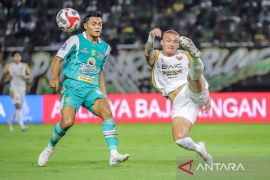 Persebaya ditahan imbang Dewa United 1-1
