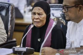 Nenek Saudah titikkan air mata saat hadiri RDP di DPR RI