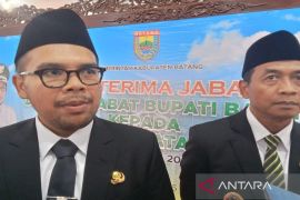 Pemkab Batang-Jasa Marga tertibkan truk parkir di pintu keluar tol