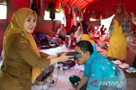 Pemkab Serang bantu warga terdampak banjir ganti dokumen rusak