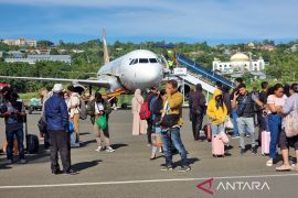 Pengguna transportasi udara di Papua Barat pada Desember 33.305 orang