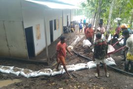 Pemkab: 200 KK korban erupsi Gunung Lewotobi belum menempati huntara