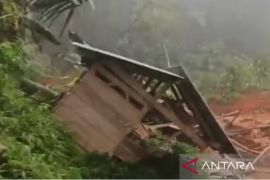 BPBD Cianjur: Hasil pendataan sementara enam rumah rusak akibat longsor
