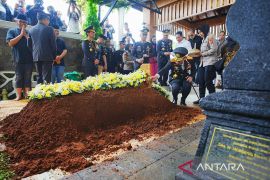 Kapolri ungkap pesan Eyang Meri untuk keluarga besar Polri