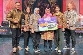 Setia 25 tahun, nasabah Bank Jateng raih Innova Hybrid