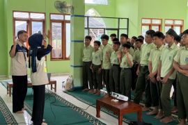 Mahasiswa KKN-Dik FKIP UMS dorong literasi digital di MTs Muhammadiyah 5 Jumantono
