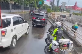 Polisi sebut petugas lapangan bisa buka-tutup lajur busway