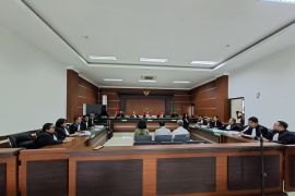 Empat terdakwa dugaan korupsi Unsrat jalani sidang di PN Manado