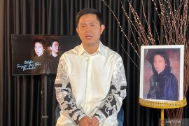 Cakra Khan dan Chrisye kolaborasi lagu "Ketika Tangan dan Kaki Berkata"