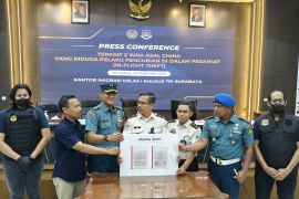 Two foreign nationals arrested for in-flight theft at Juanda Airport