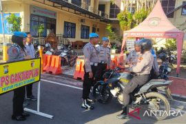 Propam Polres Situbondo periksa kelengkapan dokumen kendaraan anggota